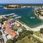 Villa Contessa Del Mar In Pula For 7 People Only 200 Meters From The Beach & Pet Friendly