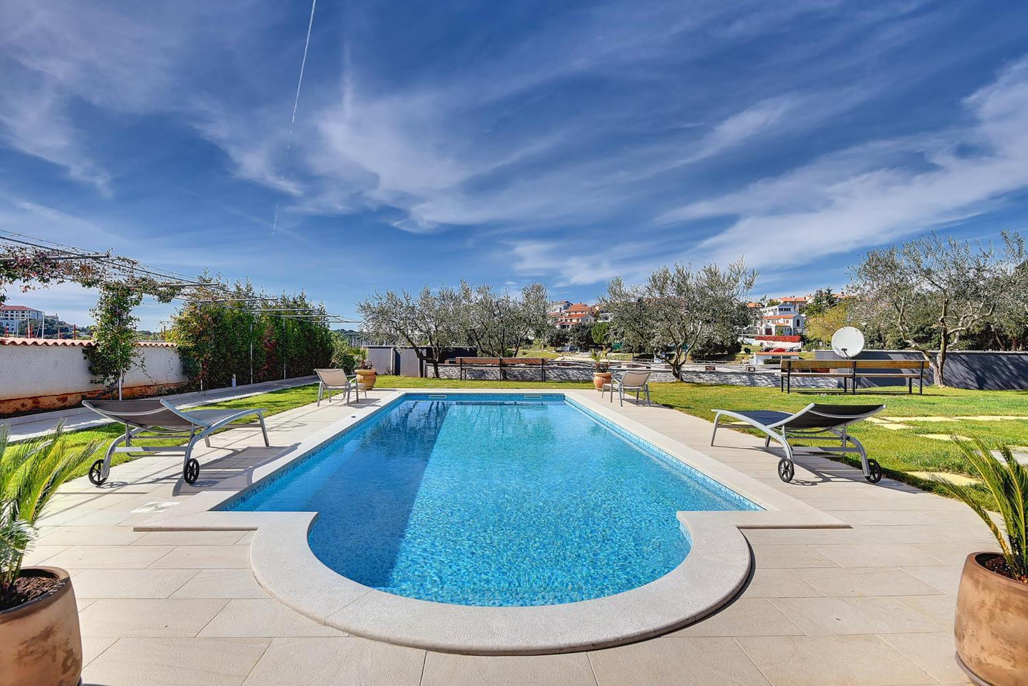 Contessa Del Mar In For 7 People Only 200 Meters From The & Pet Friendly *
